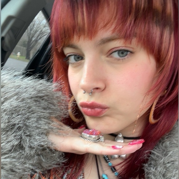 Meet your Posher, Anna - Picture 1 of 1